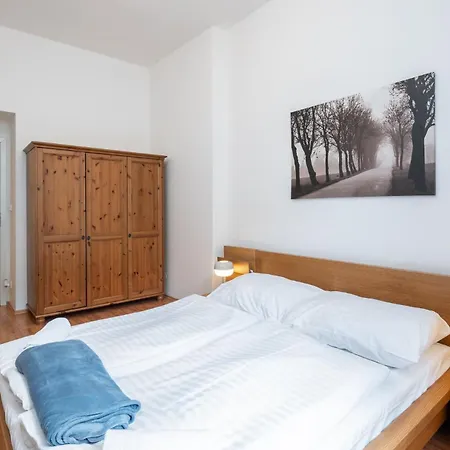 Cozy Letna Flat Walk To Center Lejlighed Prag