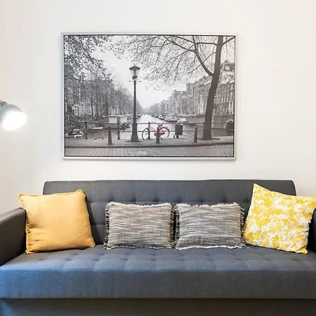 Cozy Letna Flat Walk To Center Prag